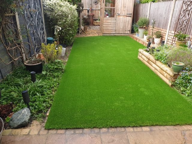Luton – Artificial Grass March 22